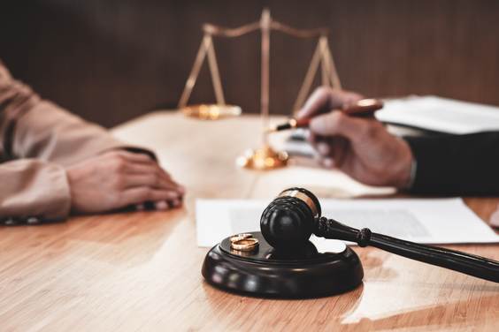 南通调查取证：离婚出轨方要承担什么后果